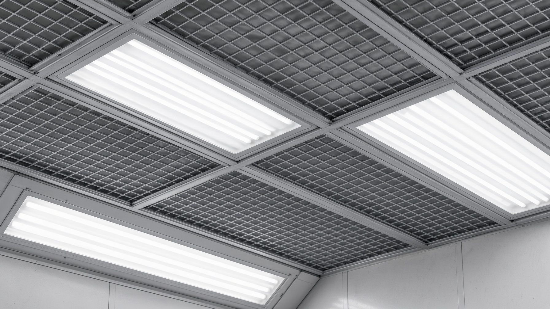 Deckenfilter und Licht der Kabine